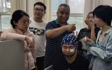 心理学系师生参加ERP和眼动仪的培训