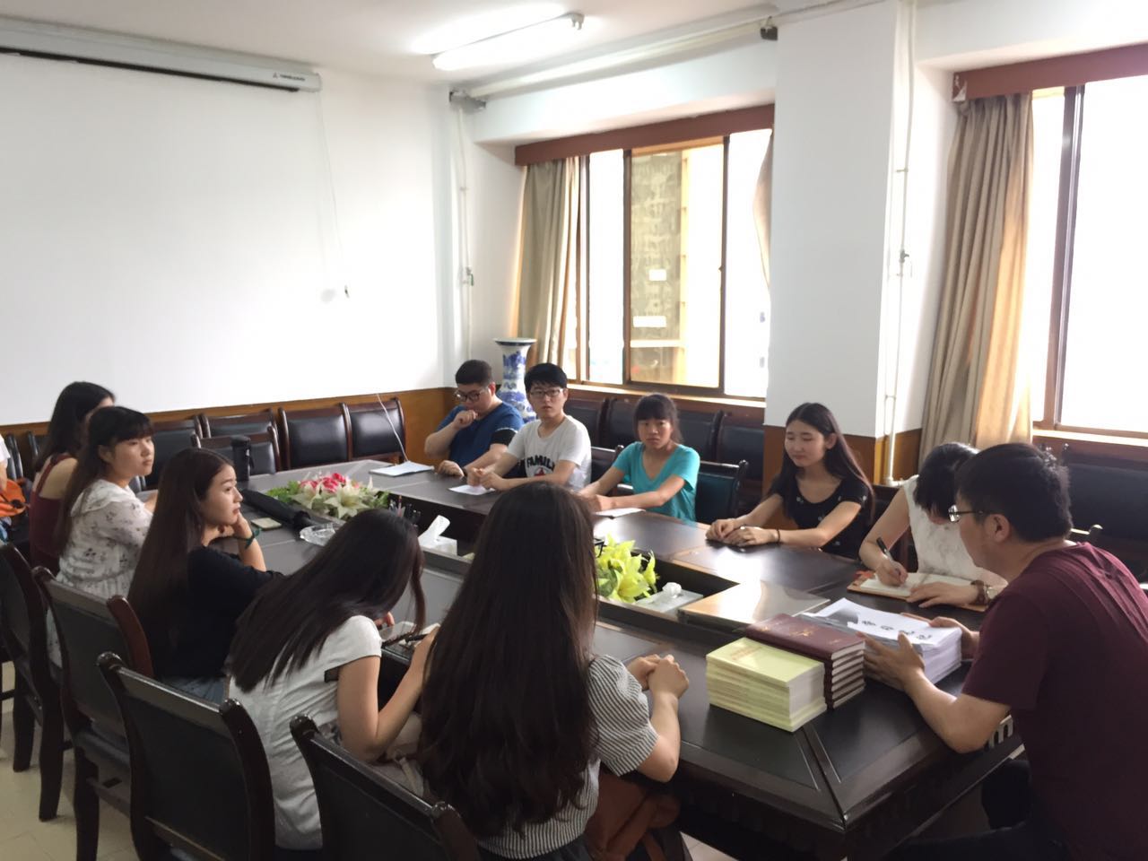 我院学生党支部安排暑假期间“两学一做”学习教育